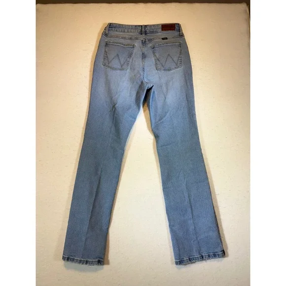 Wrangler Women's High Rise Bold Bootcut Jeans Light Wash Size 6x32 - Picture 2 of 5